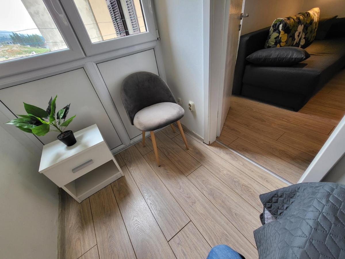 Mali Apartman U Centru Makarska Exterior foto